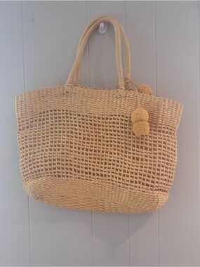BTB Los Angeles NWOT Woven Straw Tote Bag in Natural Beige